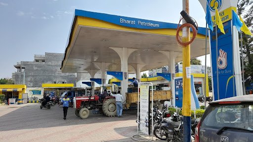 Major Amiy Tripathi Filling Station Bharat Petroleum