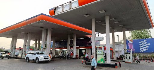 Das Brothers Petrol Pump