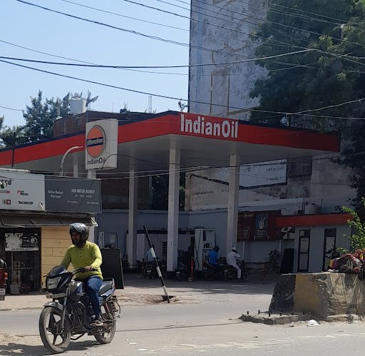 Bharat Petroleum, Petrol Pump -Paragoan Motors