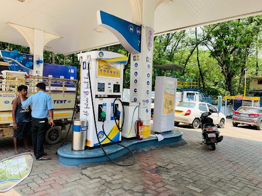 Bharat Petroleum, Petrol Pump -Red Carpet Service Station